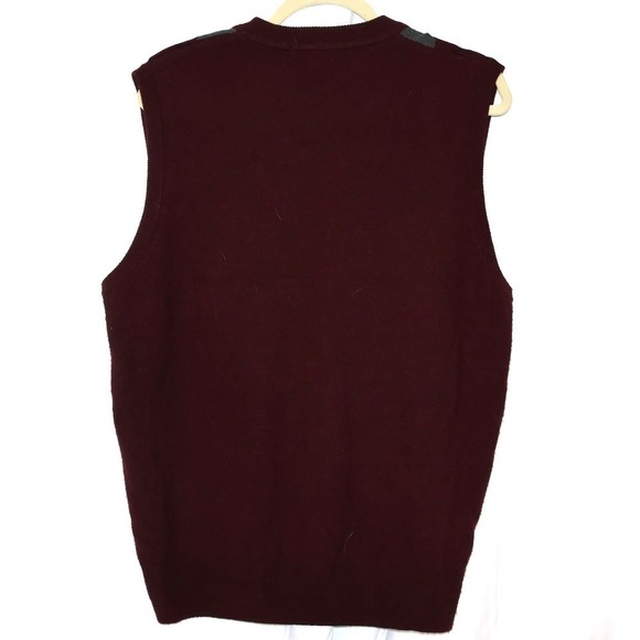 Dockers Men's Knit Vest, Burgundy Gray designs, Size Large 100 % Acrylic. - Picture 7 of 9